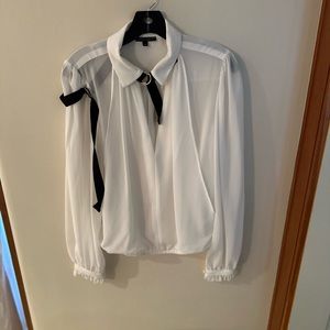 White blouse size M by Alberto Makali.